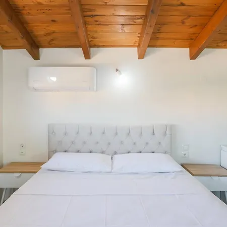 Lucia Beachfront 度假居 Pánormos