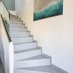 Будинок відпочинку Lucia Beachfront