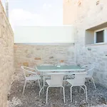 Будинок відпочинку Lucia Beachfront