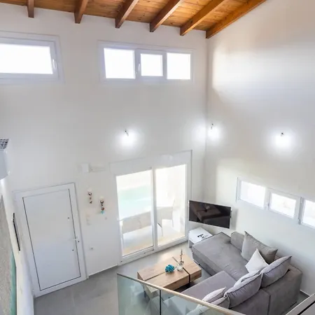 Lucia Beachfront Ferienhaus *