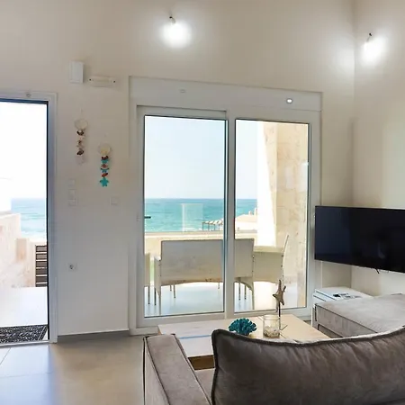 Lucia Beachfront Feriehus